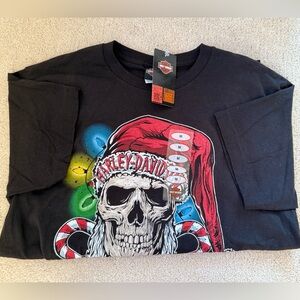 Medium Harley Davidson holiday skull Tee!